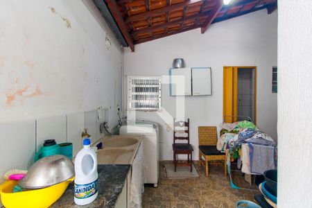 Casa à venda com 250m², 4 quartos e 4 vagas Casa à venda com 250m², 4 quartos e 4 vagasLavanderia