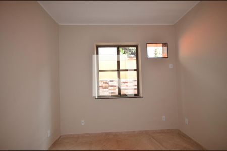 Quarto 1 de casa para alugar com 2 quartos, 70m² em Irajá, Rio de Janeiro