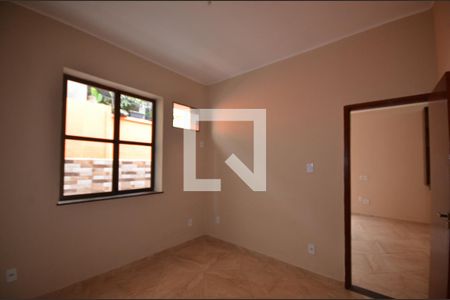 Quarto 1 de casa para alugar com 2 quartos, 70m² em Irajá, Rio de Janeiro