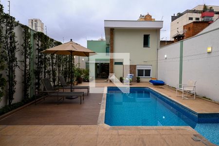 Casa à venda com 320m², 4 quartos e 3 vagasPiscina