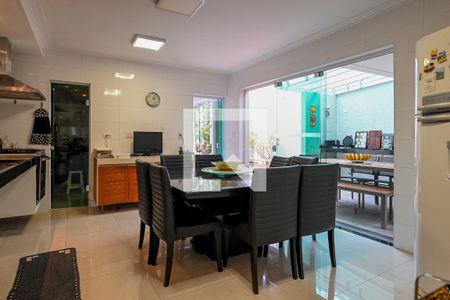 Casa à venda com 320m², 4 quartos e 3 vagasCozinha