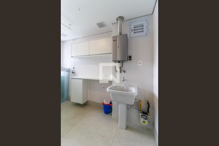 Apartamento à venda com 178m², 4 quartos e 2 vagas Apartamento à venda com 178m², 4 quartos e 2 vagasÁrea de Serviço