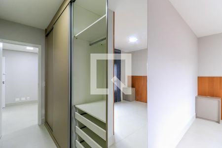Apartamento à venda com 178m², 4 quartos e 2 vagas Apartamento à venda com 178m², 4 quartos e 2 vagasCloset da suíte 1