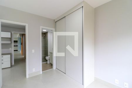 Apartamento à venda com 178m², 4 quartos e 2 vagas Apartamento à venda com 178m², 4 quartos e 2 vagasSuíte 3