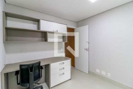Apartamento à venda com 178m², 4 quartos e 2 vagas Apartamento à venda com 178m², 4 quartos e 2 vagasEscritório