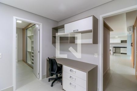 Apartamento à venda com 178m², 4 quartos e 2 vagas Apartamento à venda com 178m², 4 quartos e 2 vagasEscritório