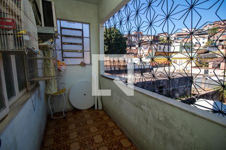 Casa à venda com 100m², 2 quartos e 1 vaga Casa à venda com 100m², 2 quartos e 1 vagaVaranda