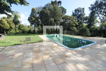 Casa à venda com 400m², 4 quartos e 2 vagas Casa à venda com 400m², 4 quartos e 2 vagasPiscina