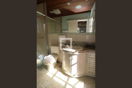 Casa à venda com 400m², 4 quartos e 2 vagas Casa à venda com 400m², 4 quartos e 2 vagasBanheiro da Suíte 2