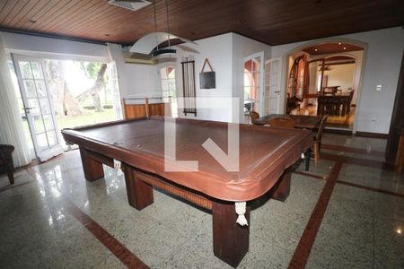 Casa à venda com 400m², 4 quartos e 2 vagas Casa à venda com 400m², 4 quartos e 2 vagasSala de Jogos