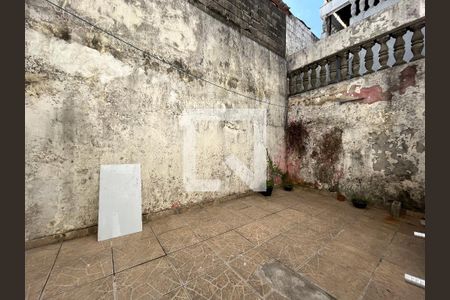 Casa à venda com 100m², 2 quartos e 2 vagas Casa à venda com 100m², 2 quartos e 2 vagasÁrea externa