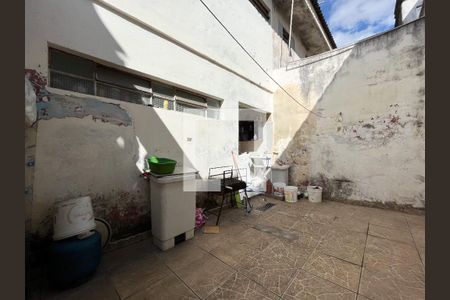 Casa à venda com 100m², 2 quartos e 2 vagas Casa à venda com 100m², 2 quartos e 2 vagasÁrea externa