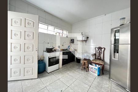 Casa à venda com 100m², 2 quartos e 2 vagas Casa à venda com 100m², 2 quartos e 2 vagasCozinha