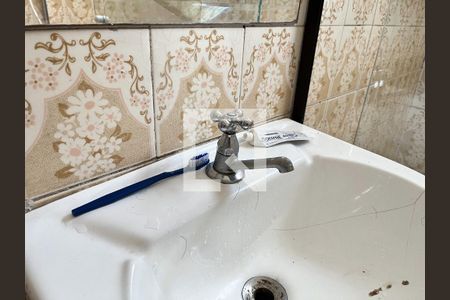 Casa à venda com 100m², 2 quartos e 2 vagas Casa à venda com 100m², 2 quartos e 2 vagasBanheiro