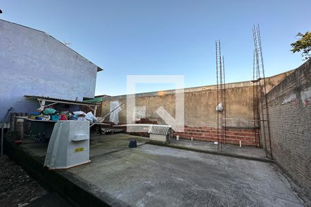 Casa à venda com 70m², 3 quartos e 2 vagasÁrea Externa