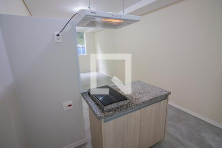 Cozinha de apartamento para alugar com 1 quarto, 32m² em Vila Indiana, São Paulo