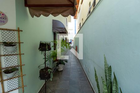 Casa à venda com 198m², 3 quartos e 2 vagasCorredor