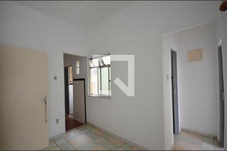 Sala de apartamento para alugar com 1 quarto, 35m² em Vista Alegre, Rio de Janeiro