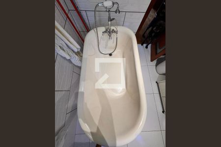 Casa à venda com 175m², 3 quartos e sem vaga Casa à venda com 175m², 3 quartos e sem vagaBanheiro