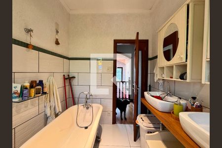 Casa à venda com 175m², 3 quartos e sem vaga Casa à venda com 175m², 3 quartos e sem vagaBanheiro