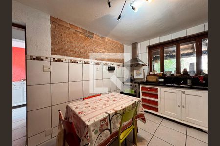 Casa à venda com 175m², 3 quartos e sem vaga Casa à venda com 175m², 3 quartos e sem vagaCozinha