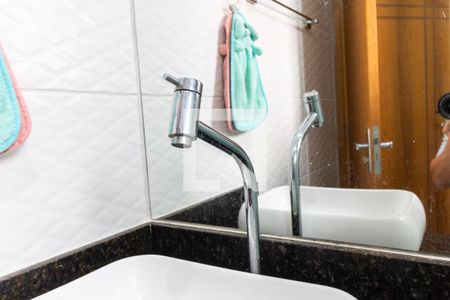 Casa de condomínio à venda com 78m², 2 quartos e 1 vagaBanheiro da Suíte 1