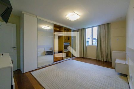 Apartamento à venda com 189m², 3 quartos e 2 vagas Apartamento à venda com 189m², 3 quartos e 2 vagasSuíte