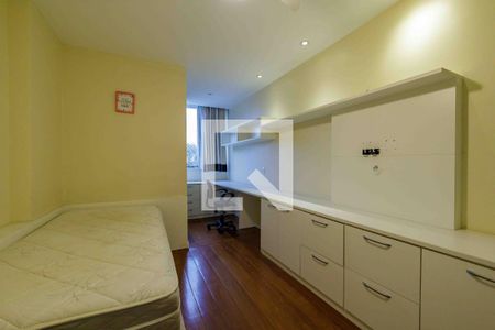 Apartamento à venda com 189m², 3 quartos e 2 vagas Apartamento à venda com 189m², 3 quartos e 2 vagasQuarto 1