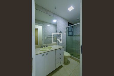 Apartamento à venda com 189m², 3 quartos e 2 vagas Apartamento à venda com 189m², 3 quartos e 2 vagasBanheiro