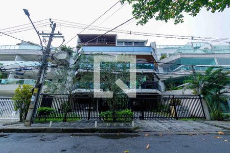 Apartamento à venda com 189m², 3 quartos e 2 vagas Apartamento à venda com 189m², 3 quartos e 2 vagasFachada