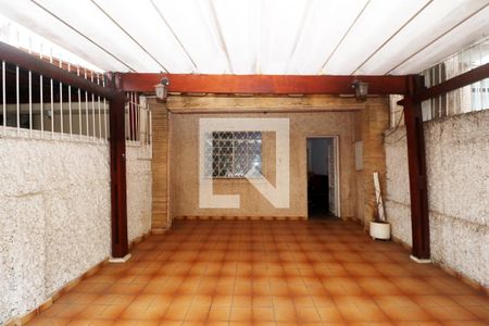 Casa à venda com 130m², 2 quartos e 2 vagasFachada