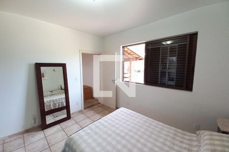 Casa à venda com 404m², 3 quartos e 5 vagas Casa à venda com 404m², 3 quartos e 5 vagasQuarto 3 - Suíte