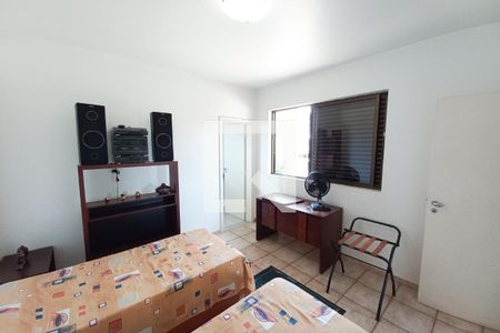 Casa à venda com 404m², 3 quartos e 5 vagas Casa à venda com 404m², 3 quartos e 5 vagasQuarto 2 - Suíte