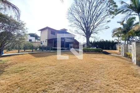 Casa à venda com 404m², 3 quartos e 5 vagas Casa à venda com 404m², 3 quartos e 5 vagasFachada