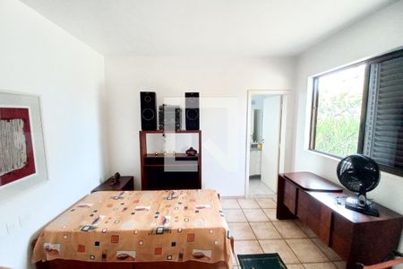 Casa à venda com 404m², 3 quartos e 5 vagas Casa à venda com 404m², 3 quartos e 5 vagasQuarto 2 - Suíte