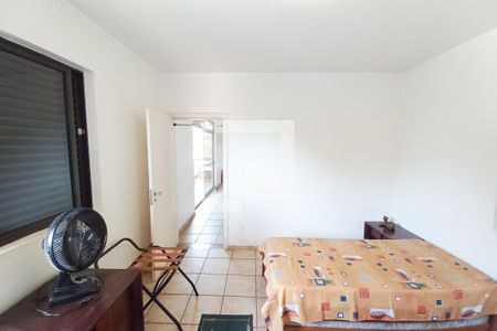 Casa à venda com 404m², 3 quartos e 5 vagas Casa à venda com 404m², 3 quartos e 5 vagasQuarto 2 - Suíte