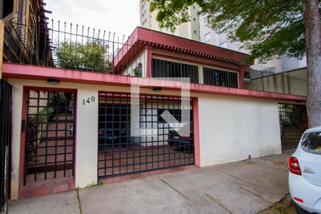 Casa à venda com 546m², 3 quartos e 6 vagas Casa à venda com 546m², 3 quartos e 6 vagasFachada