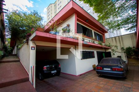Casa à venda com 546m², 3 quartos e 6 vagas Casa à venda com 546m², 3 quartos e 6 vagasGaragem
