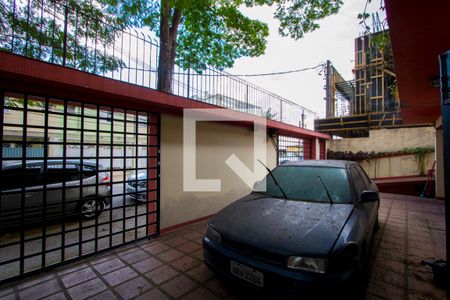 Casa à venda com 546m², 3 quartos e 6 vagas Casa à venda com 546m², 3 quartos e 6 vagasGaragem