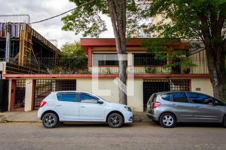 Casa à venda com 546m², 3 quartos e 6 vagas Casa à venda com 546m², 3 quartos e 6 vagasFachada