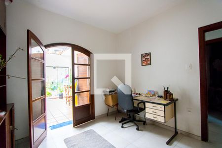 Casa à venda com 546m², 3 quartos e 6 vagas Casa à venda com 546m², 3 quartos e 6 vagasEscritório