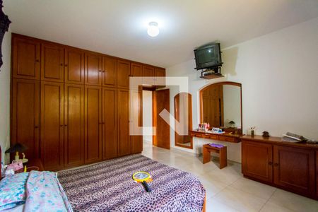 Casa à venda com 546m², 3 quartos e 6 vagas Casa à venda com 546m², 3 quartos e 6 vagasQuarto 1 - Suíte