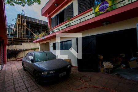 Casa à venda com 546m², 3 quartos e 6 vagas Casa à venda com 546m², 3 quartos e 6 vagasGaragem