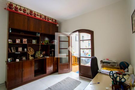 Casa à venda com 546m², 3 quartos e 6 vagas Casa à venda com 546m², 3 quartos e 6 vagasEscritório