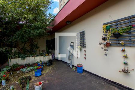 Casa à venda com 546m², 3 quartos e 6 vagas Casa à venda com 546m², 3 quartos e 6 vagasQuintal