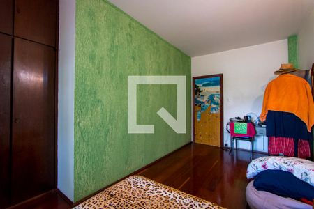 Casa à venda com 546m², 3 quartos e 6 vagas Casa à venda com 546m², 3 quartos e 6 vagasQuarto 3