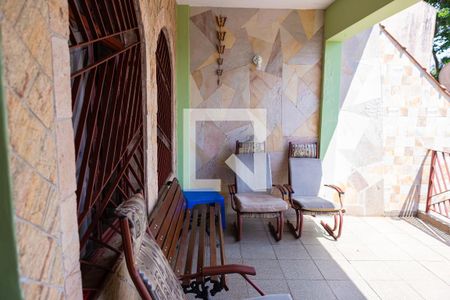 Casa à venda com 175m², 3 quartos e 4 vagas Casa à venda com 175m², 3 quartos e 4 vagasCobertura