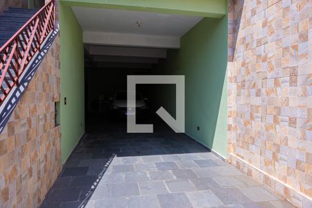 Casa à venda com 175m², 3 quartos e 4 vagas Casa à venda com 175m², 3 quartos e 4 vagasGaragem