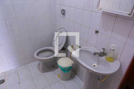 Casa à venda com 175m², 3 quartos e 4 vagas Casa à venda com 175m², 3 quartos e 4 vagasBanheiro da Garagem