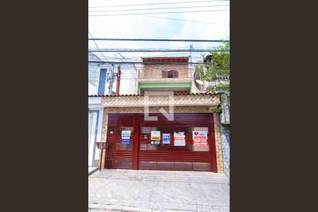 Casa à venda com 175m², 3 quartos e 4 vagas Casa à venda com 175m², 3 quartos e 4 vagasFachada